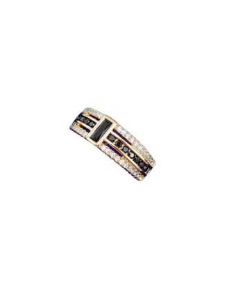 Pierścionek z czarnymi oraz...